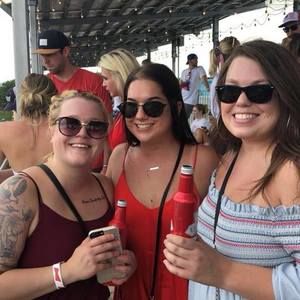 Meet your Posher, Marissa